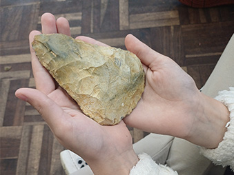 handaxe